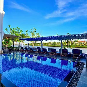 Riverside White House Boutique *** Hội An